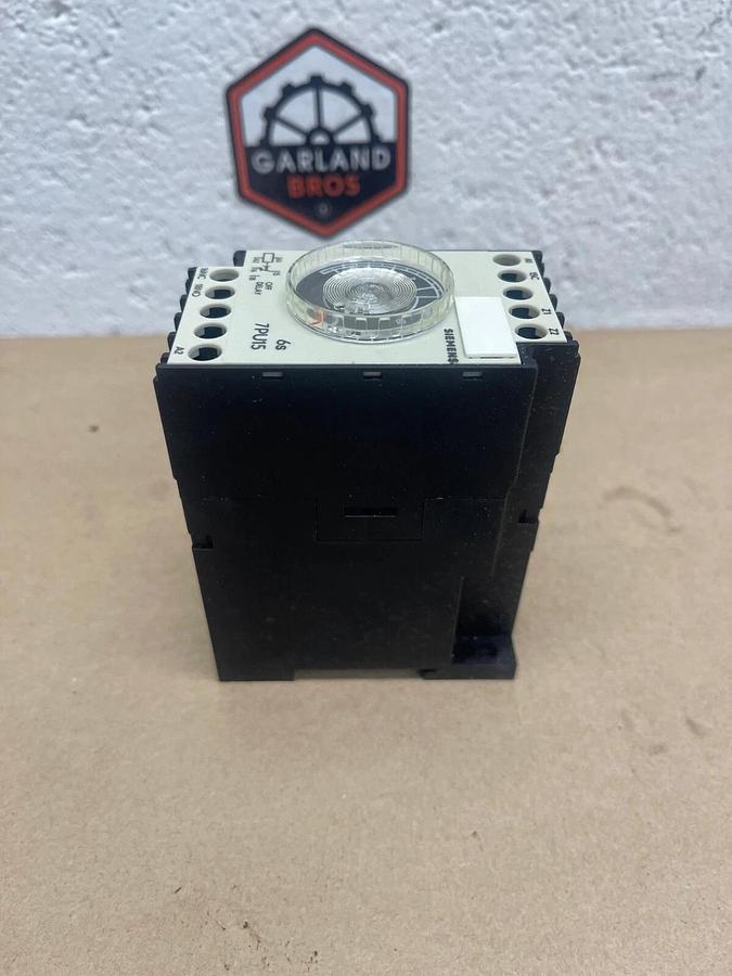 Siemens 7PU1540-1AK23 Time Delay, 120-127 VAC, 50/60 Hz, 0.6-6seconds
