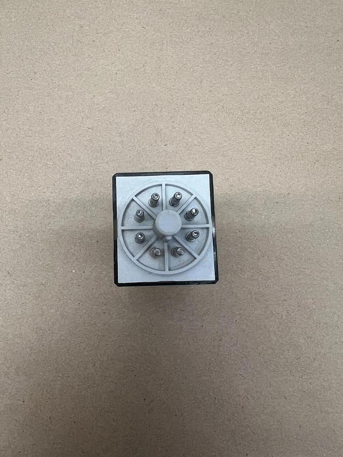 Used Allen Bradley 700-HA32Z24 Ser D Relay