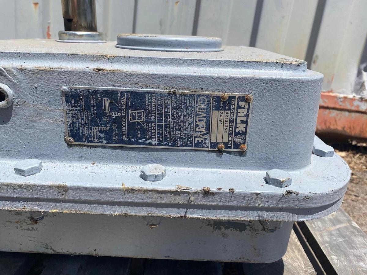 Used Falk 4215J253 Shaft Mount QuaDrive Gear Box, Ratio 24.94:1