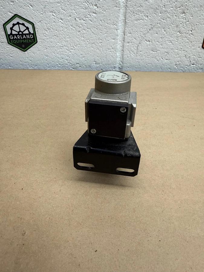 Used SMC AR20K-N02BE-Z Pressure Regulator