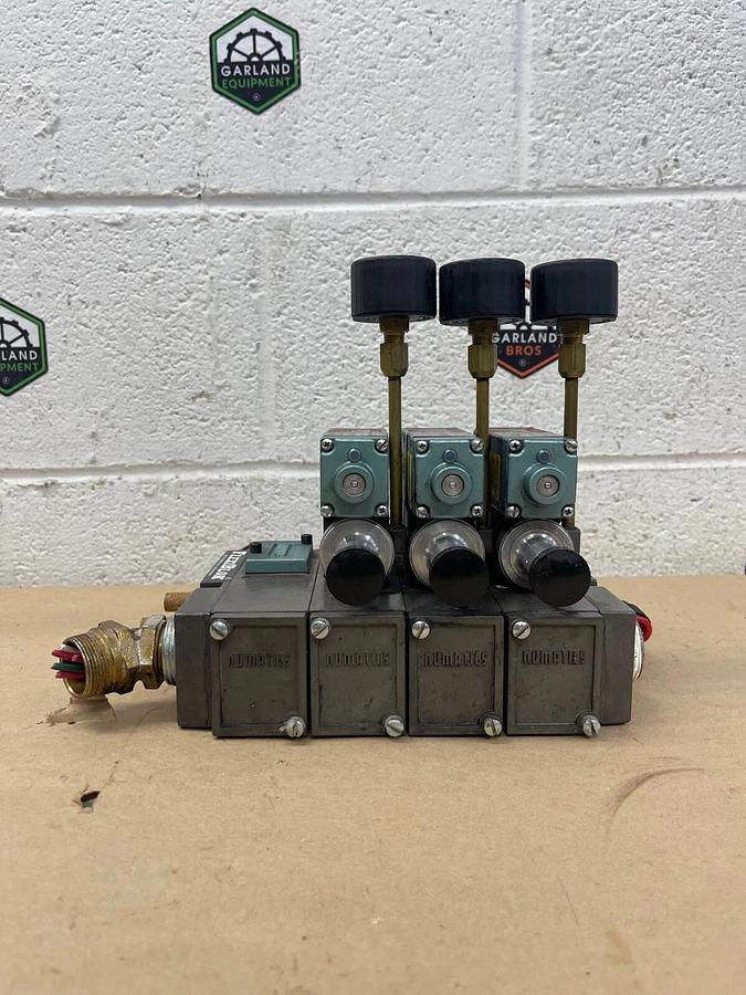 Used Numatics 082RS115J016W FlexiBlok Solenoid Valve Assembly 081SA400K, 120V 50/60Hz