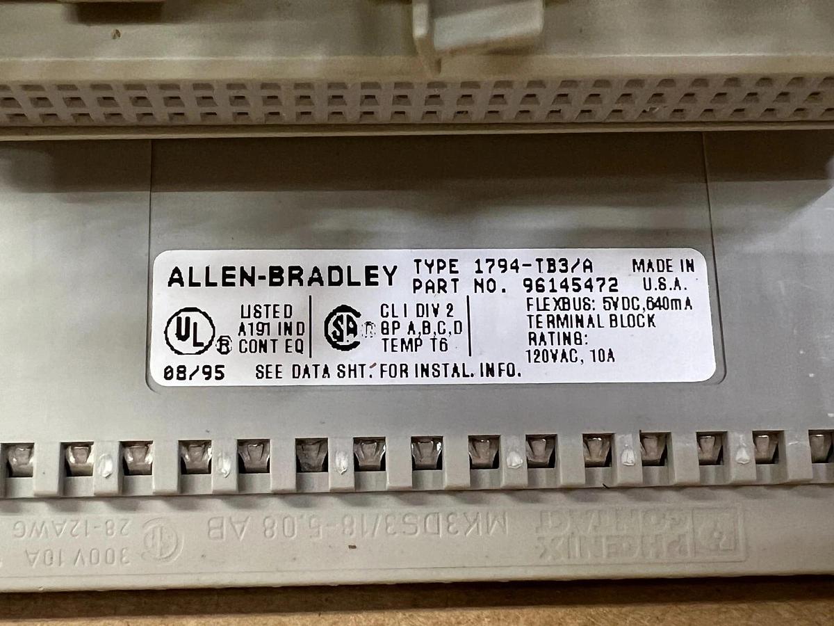Used Allen Bradley 1794-0B16 w/ Type 1794-TB3/A Flex I/O 24 VDC Source Output