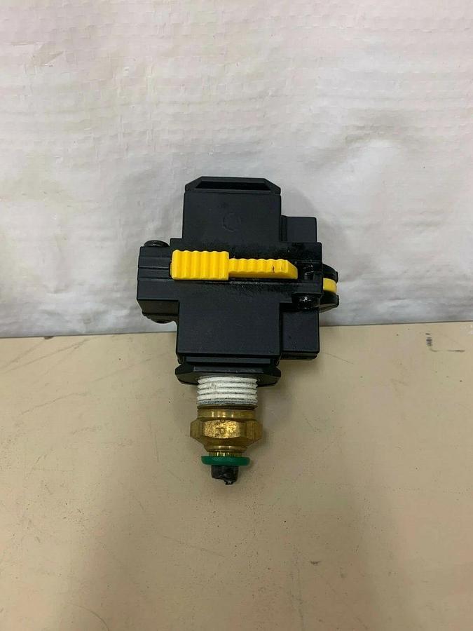 Used Norgren T74E-4AA-P1N 3/4” Ported Lockout Valve 1/2 PTF, 2-Position