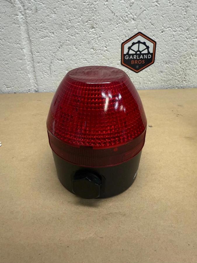 Used Allen-Bradley 855BS-S35SL4 Ser B, Red Beacon, Steady Flashing, Surface Mount