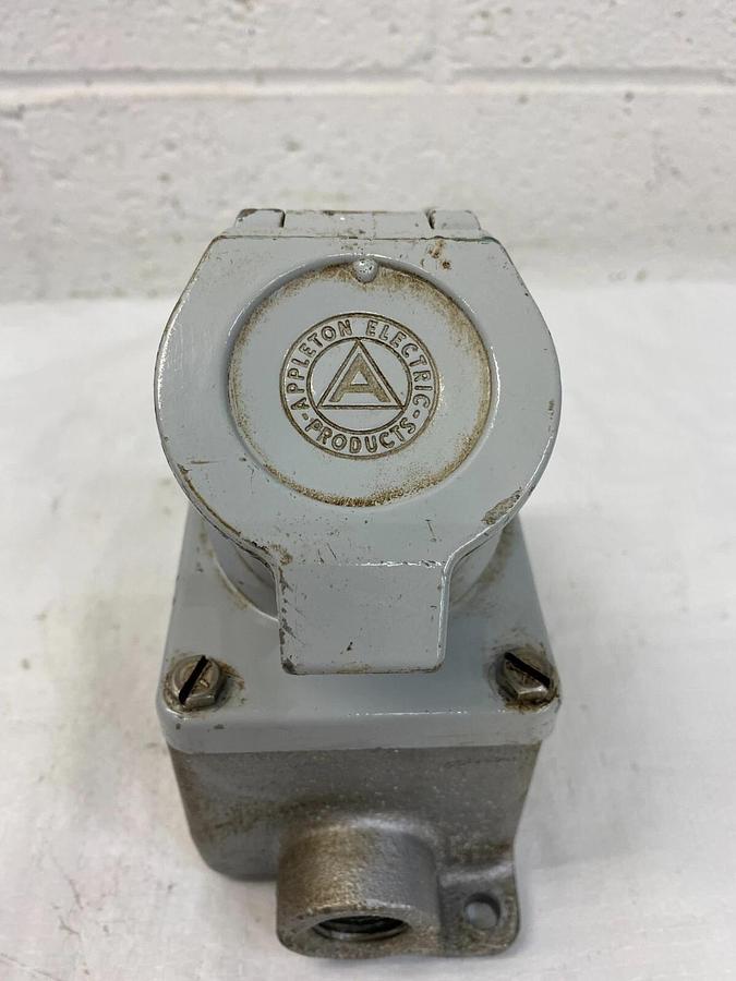 Used Appleton Electric Products 202314/90 Model B Receptacle Interlocked with Switch