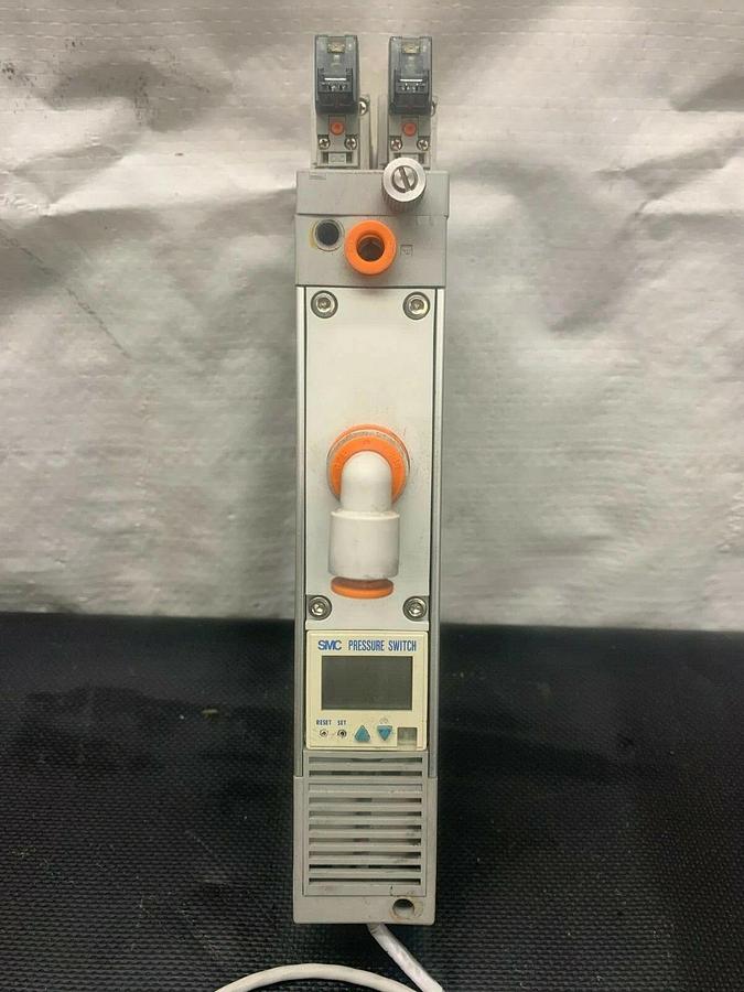 Used SMC NZL112-K15LZ Vacuum Ejector w/ Digital Pressure Switch