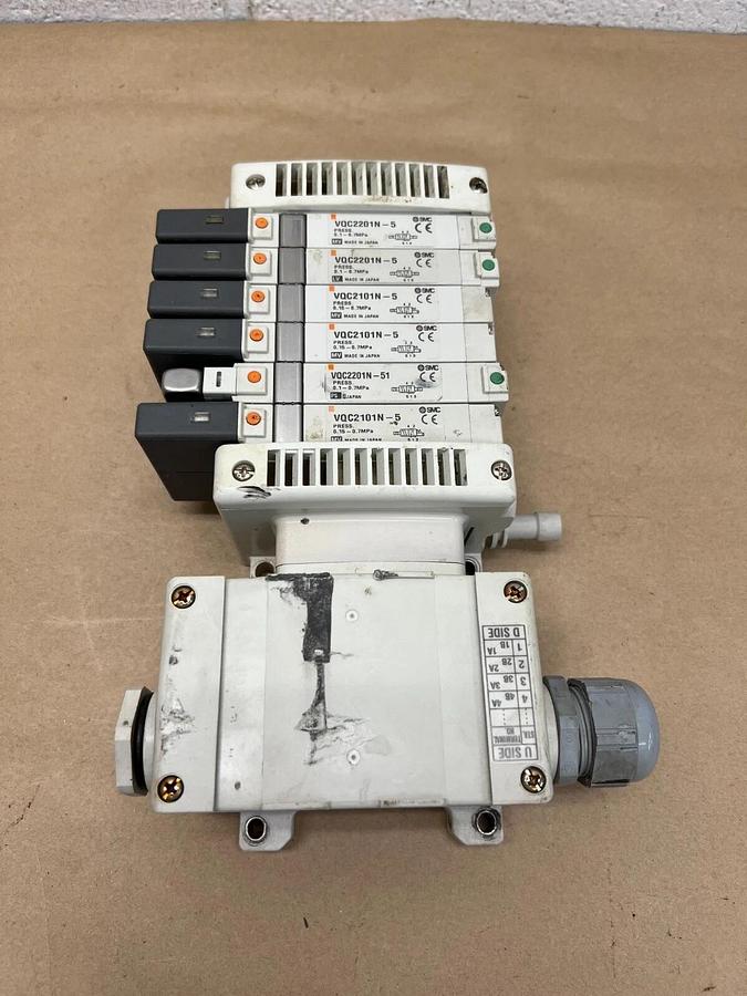 Used SMC VQC2201N-5, VQC2101N-5, VQC2201N-51 6 Bank Slot Valve