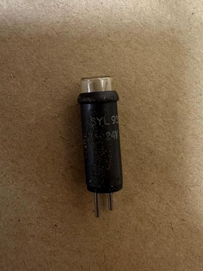 Used Du Pont Instruments 900786 901 Fuse Light - Qty 4