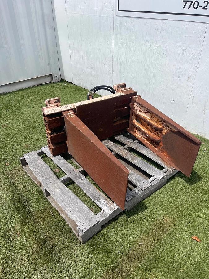 Used NSW USA Bale Clamp Forklift Attachment, Arm H:15” L:32.5” 14”-29” Opening Range