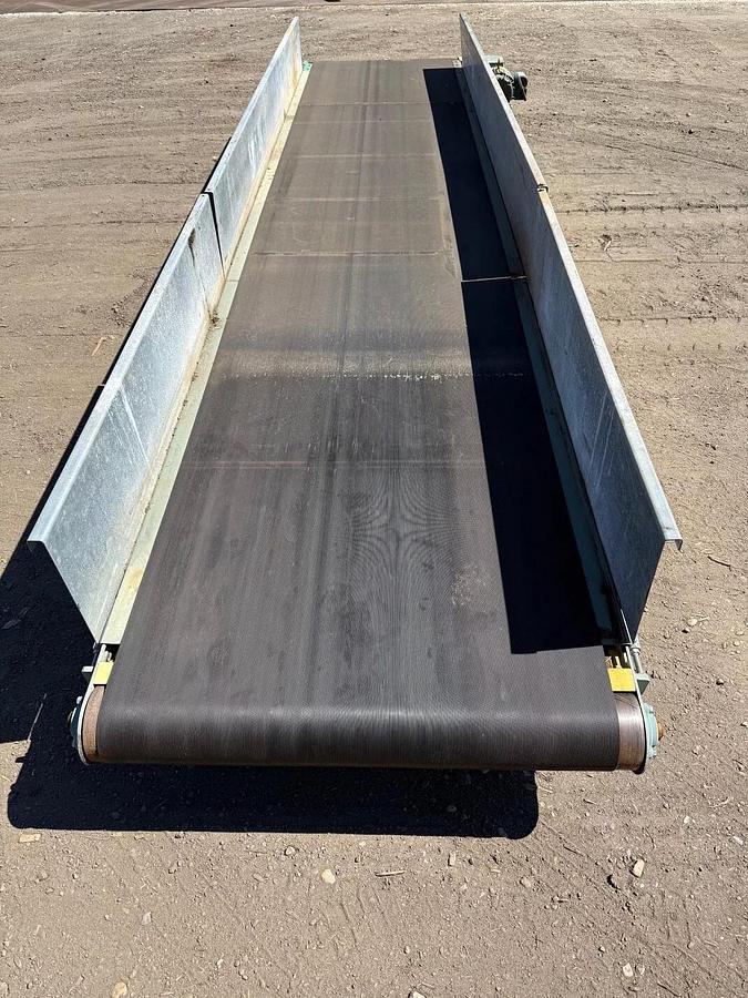 Used Conveyor Belt W: 38” L: 198” Longitudinal Groove Belt, 1 Hp Motor, 4A Gearbox