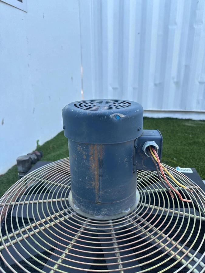 Used AKG ACD40-3 250Psi Heat Exchanger w/ Leeson 110048.00 1Hp Motor @ 1725Rpm