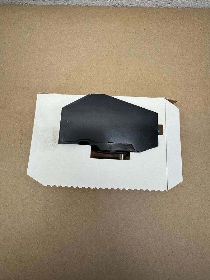 Siemens 7PU1540-1AK23 Timing Relay, AC 120-127V, 50/60Hz