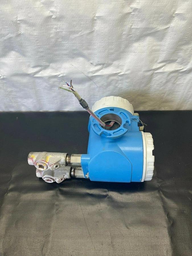 Used Endress+Hauser 80A04-27D4/0 Pressure Transmitter, Digital Flow Meter