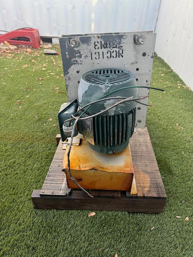 Used Falk 4115J25C Quadrive, Ratio 24.82:1, Toshiba B0024FLF2AMH03, 2 HP @ 1735 RPM