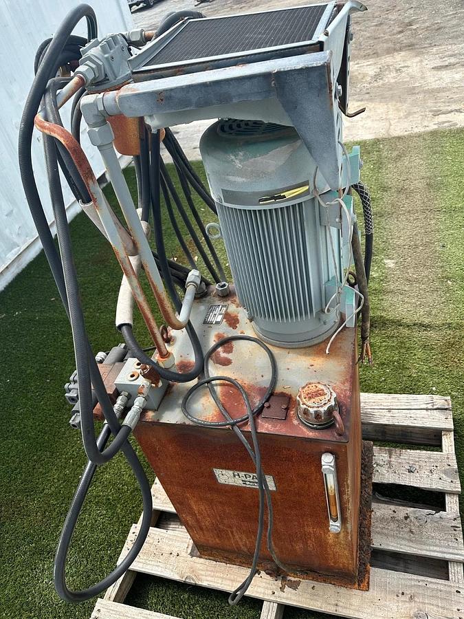 Used Parker H49, 4PS3PB2V/13 9.4Gpm Flow w/ 40G Tank, Marathon 15Hp Motor @ 1759Rpm