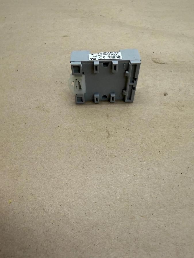 Used Allen-Bradley 700-HN125 Relay Socket, Series A, 10A, 600V - Lot of 3
