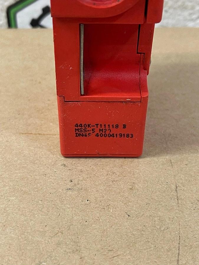 Used Allen Bradley Guard Master Trojan 5 440KT11118B Safety Switch Wire Protector Top