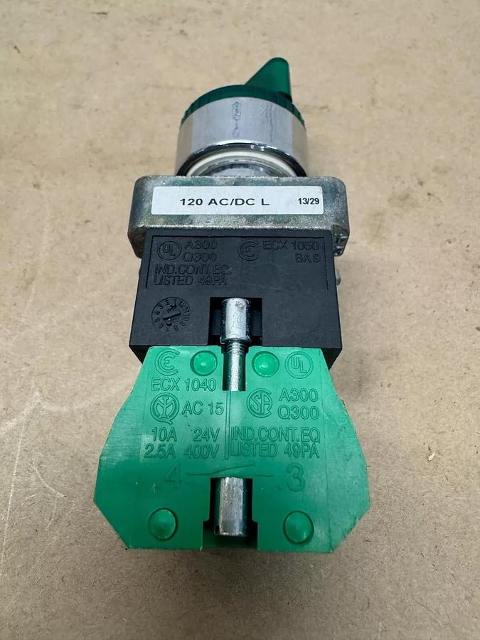 Used Automation Direct GCX1242-24 Green Selector Switch, Two Positions, 120 AC/DC