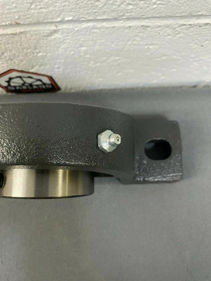 IPTCI UCX10-31 Pillow Block Bearing, 1-15/16 Diameter Bore, Cast Iron Housing