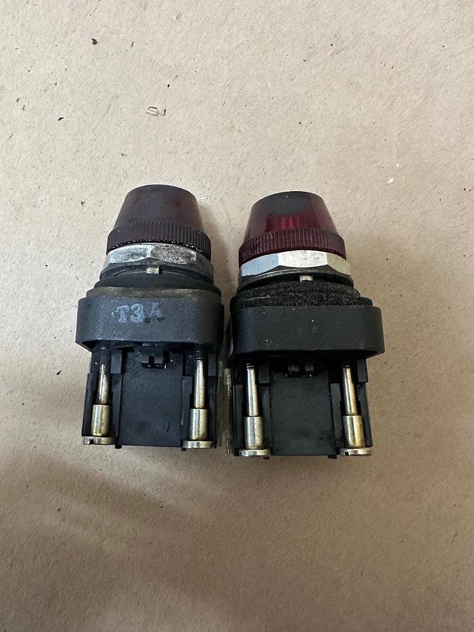 Used Allen Bradley 800T-Q10 Series T Pilot Light Red - Lot of 2