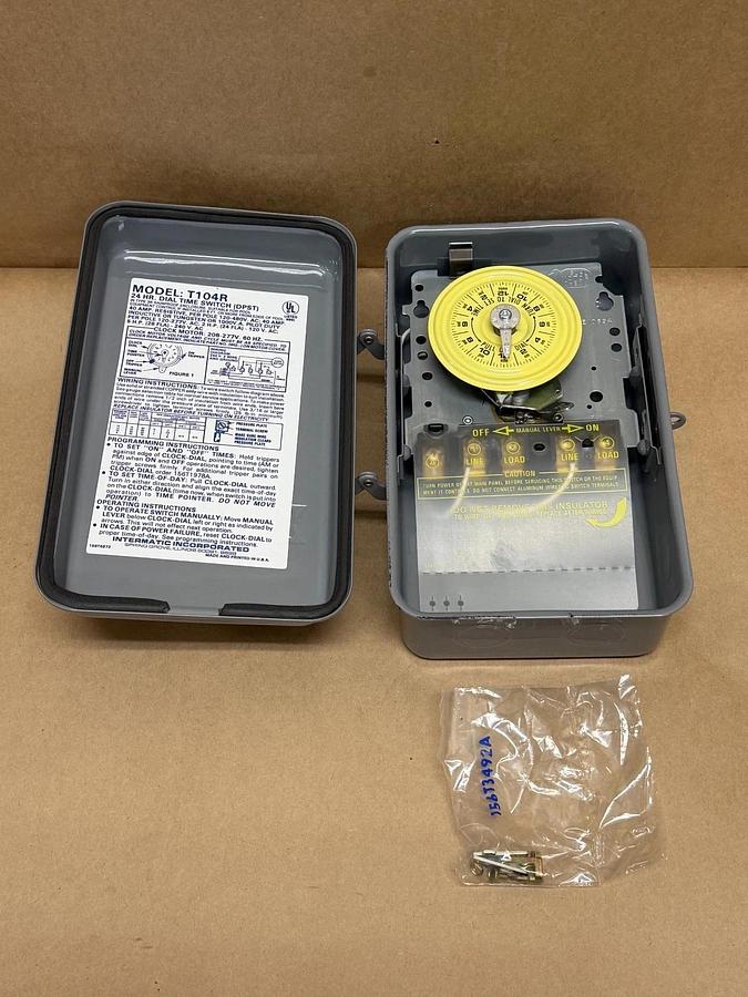 Used Intermatic T104R8 24 Hr. Dial Time Switch w/ Type 3R Rainproof Enclosure *NEW*