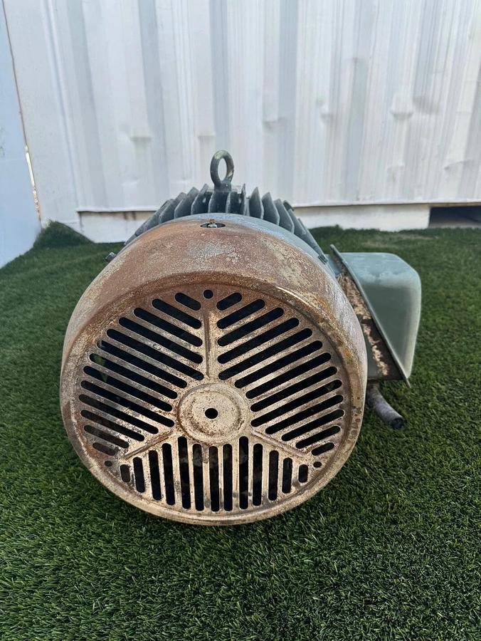 Used Toshiba 80404FLF3USH02 Induction Motor 40HP 230/460V 9.4-47A, 324T, 2700RPM