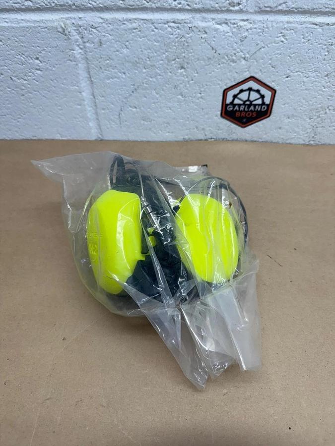 Used 3M Peltor HT52B-112 CH-3 Headset *NEW*