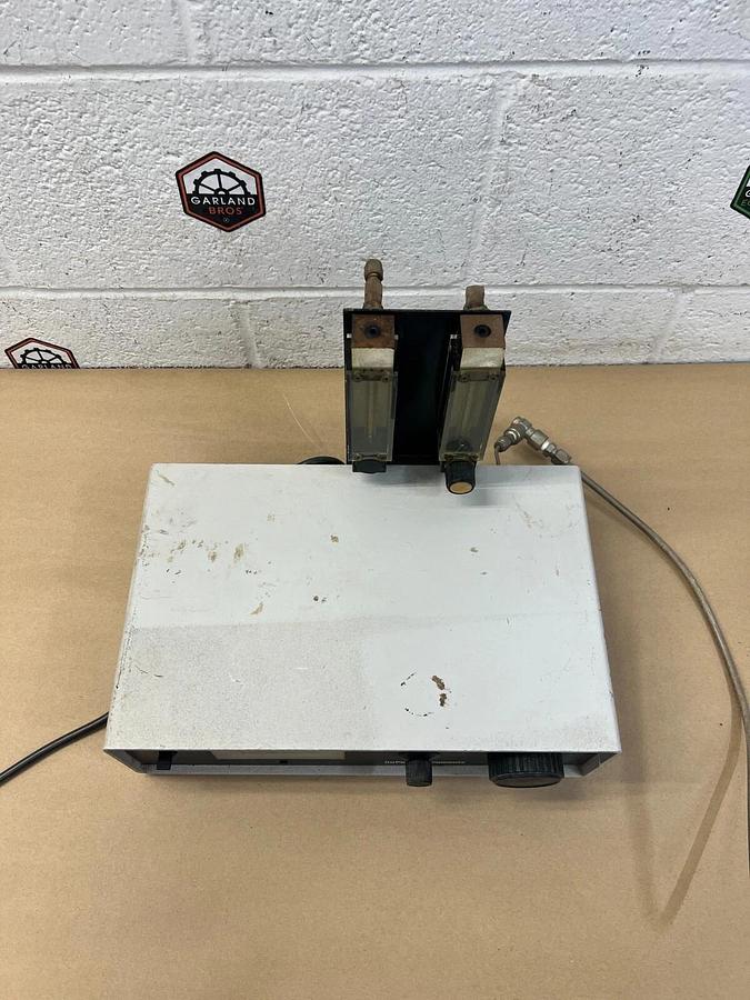 Used Dupont Instruments 303100.902 303 Moisture Monitor, 120V, 60Hz