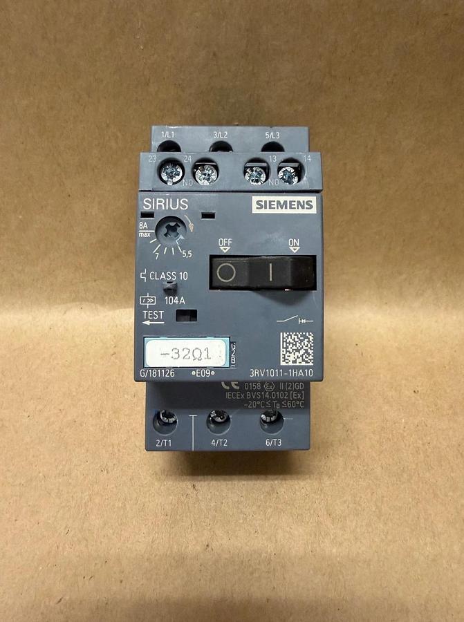 Used Siemens 3RV1011-1HA10 Circuit Breaker