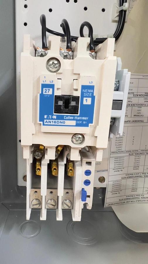 Eaton Cutler-Hammer ECN2211AAD Freedom NEMA Combination FUNR Starter w Breaker