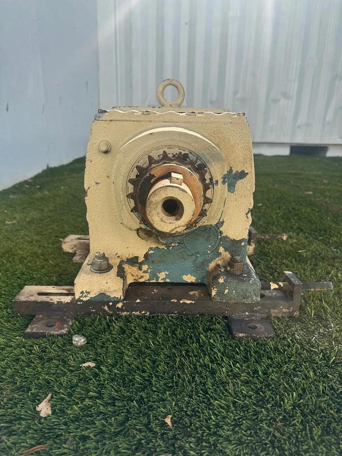 Used SEW Eurodrive DFT100L4 AC Motor 5Hp @ 1650RPM, RB7DT100L4 Gear Reducer, 41.71:1