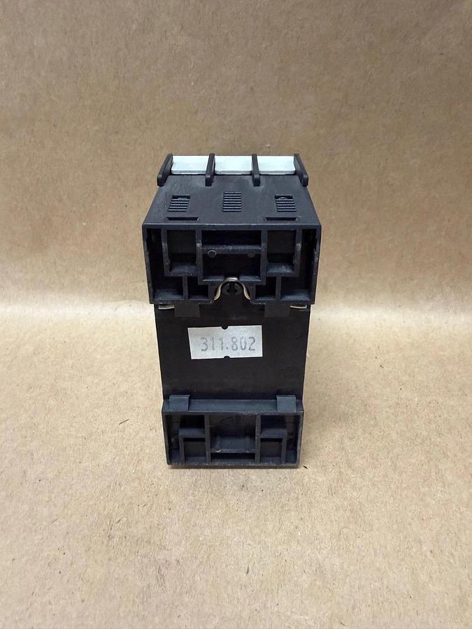 Used Siemens 3RV1021-1AA10 Circuit Breaker