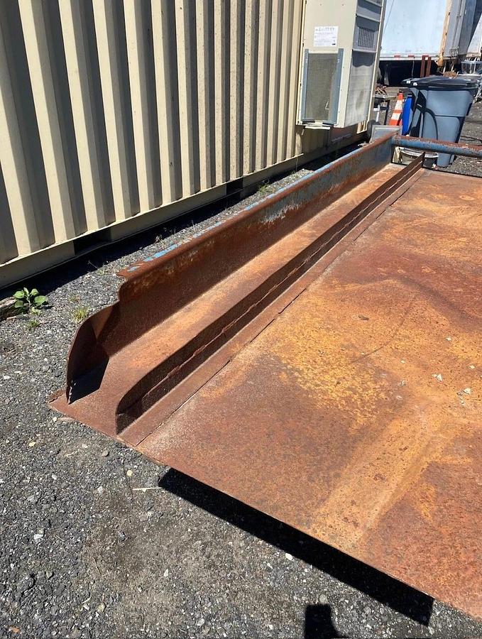 Used Renold Ajax 38” W x 120” L Deck Vibrating Conveyor, Baldor SuperE 1HP @ 1750RPM