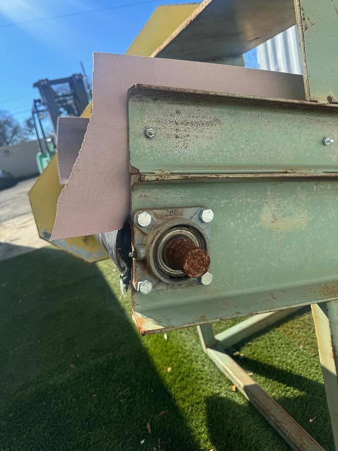 Used Conveyor Belt W:24” L:8’ Inclined Conveyor w/ Magnetic Takeup Pulley