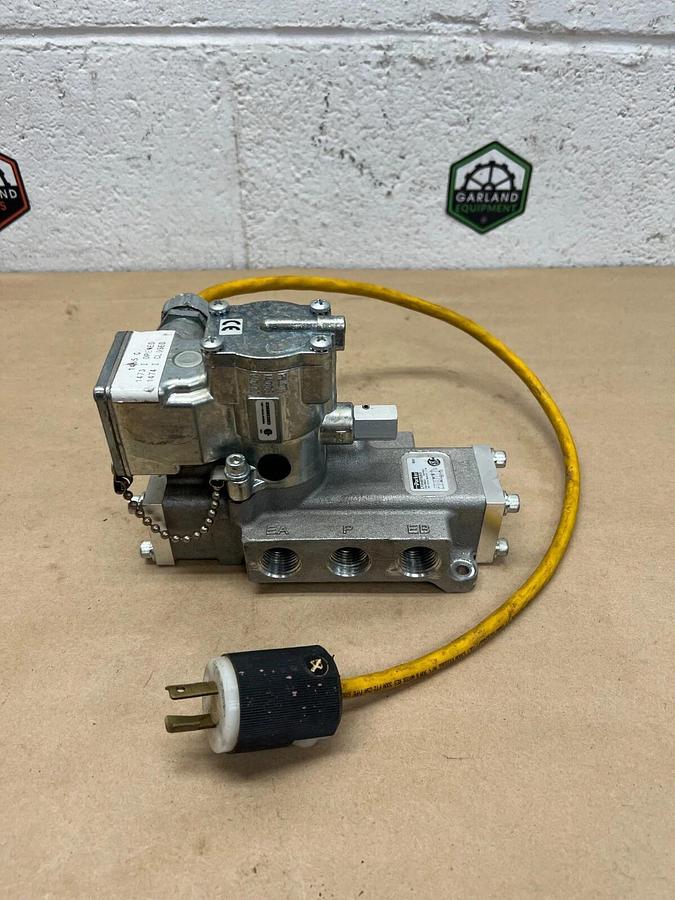 Used Parker L7054610253 Pneumatic Valve, Max Pressure 140 PSIG