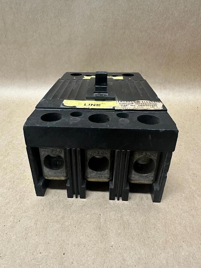 Used General Electric TQD32Y225 225A 3 Pole Circuit Breaker