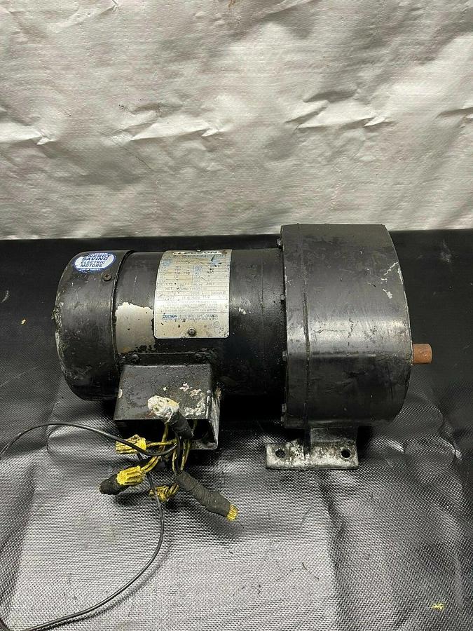 Used Leeson C4T17FZ57A, A.C. Gearmotor, 460 V, 60 Hz, 125 lbs of torque