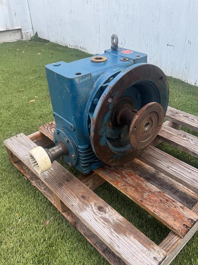 Used Radicon AA125/V Gearbox Speed Reducer 40:1 Ratio, C-Face Flange