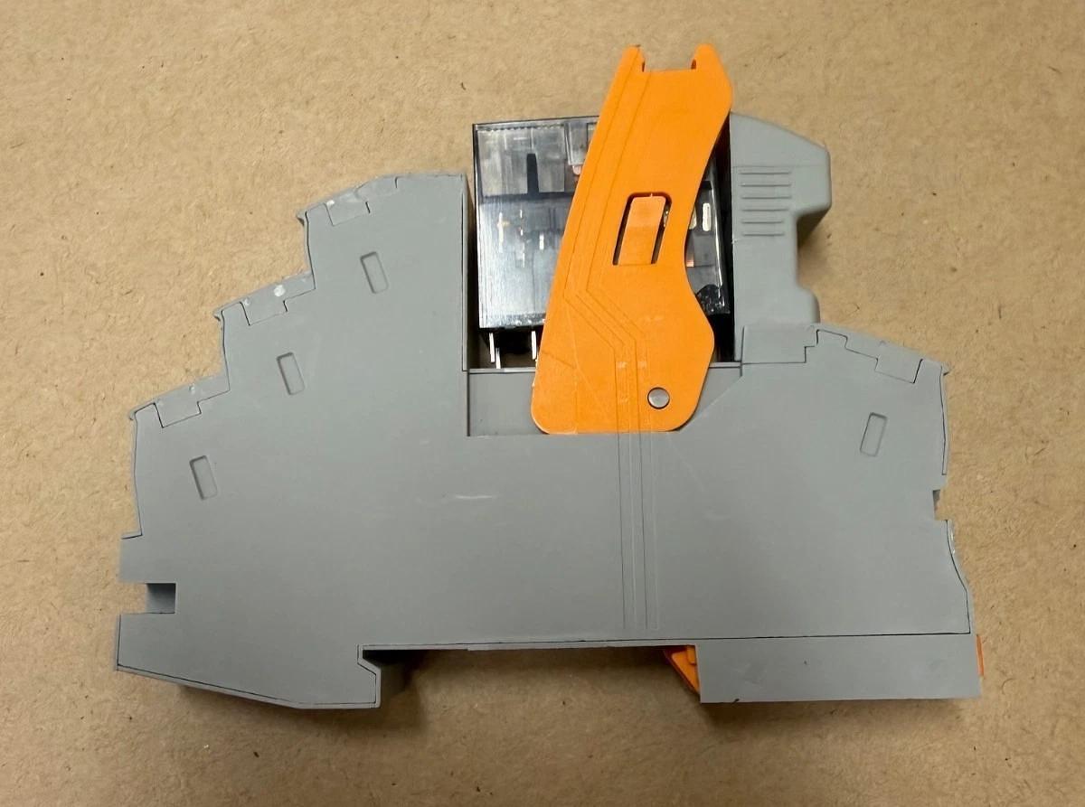 Used Phoenix Contact 1013727 Single Relay w/ RIF-1-BPT/2x21 Relay Module