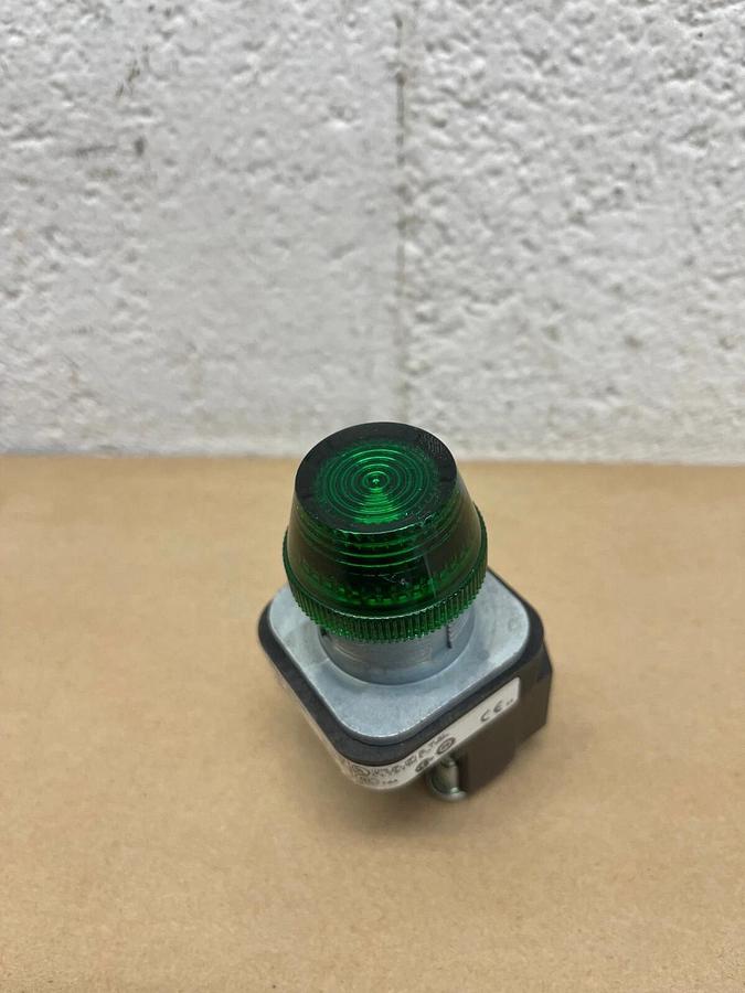 Used Allen-Bradley 800T-PH16G Ser V 30mm Pilot Light Green Lens LED Lamp 120VAC