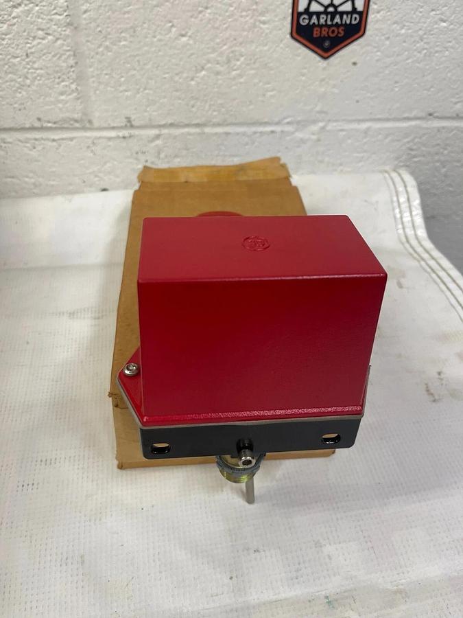 Potter PCVS-2 Supervisory Switch - open box