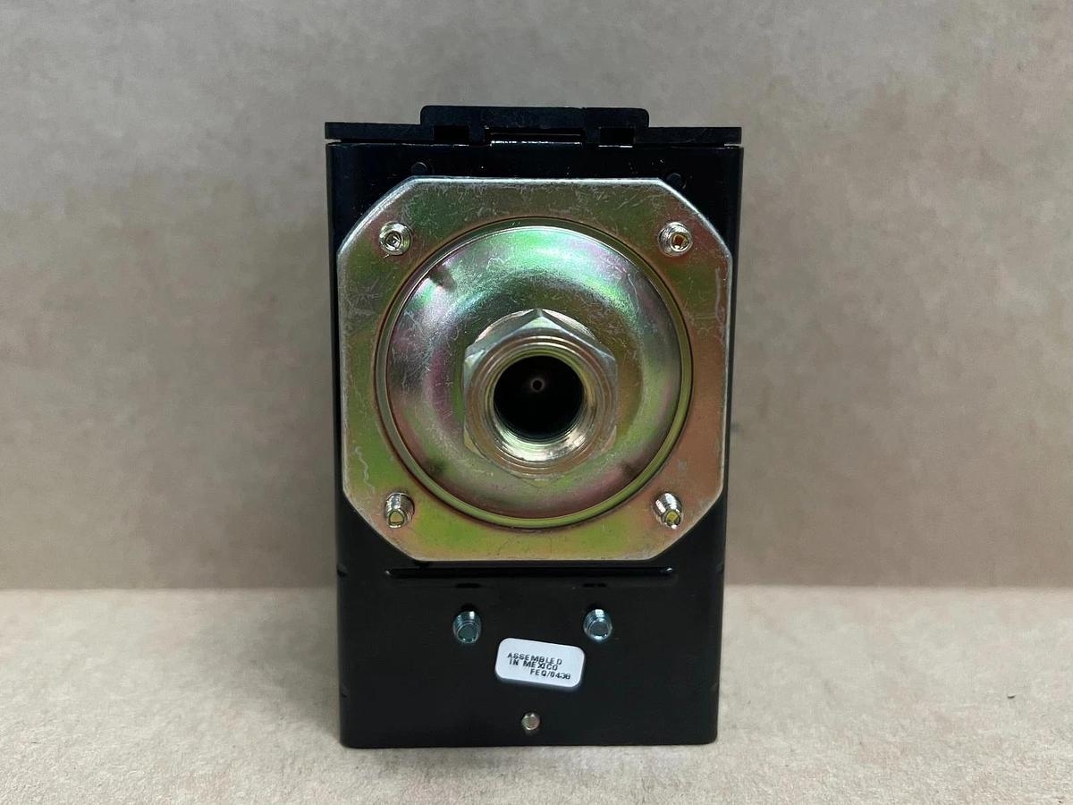 Furnas 69MB8Z140175 Ser A Pressure Control, 140 Cut-In PSI/ 175 Cut-Out PSI
