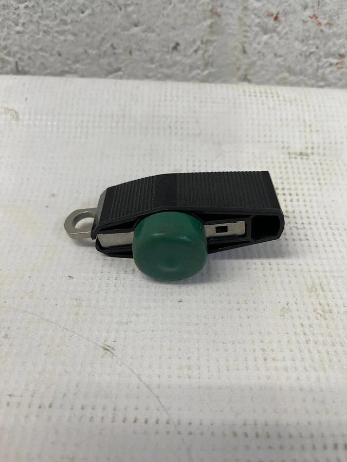 Used Swagelok NY-5K-43LL-GR On-Off (2-way) Green Latch Lock Handle