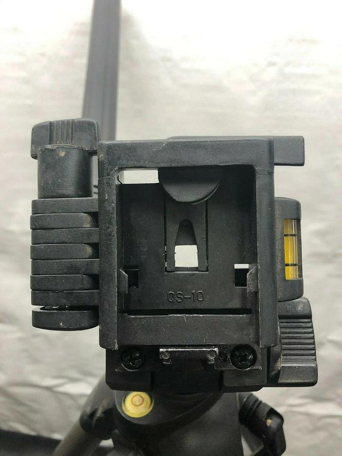 Used Vanguard T804045 Tripod w/ QS-10 Quick Release Tilt Head
