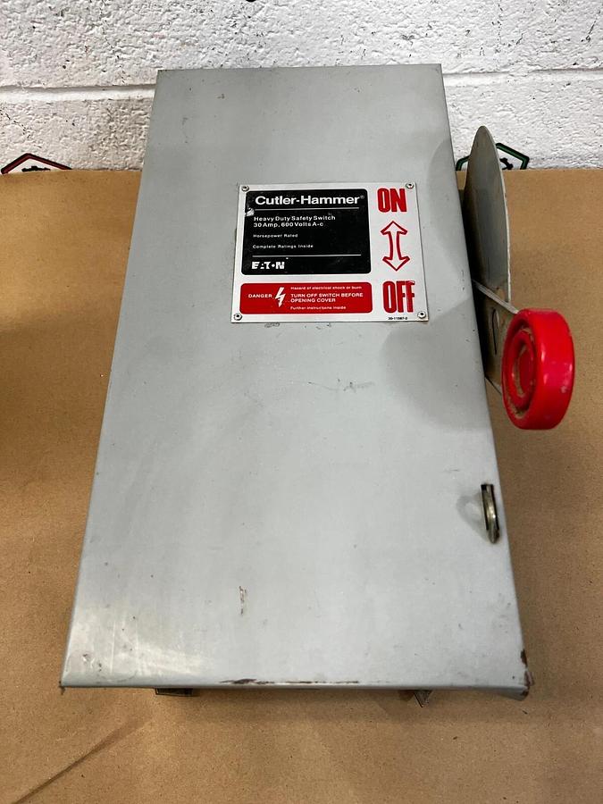 Used Cutler Hammer DH361UGK Switch Disconnect, 30 Amp, 600 Volt