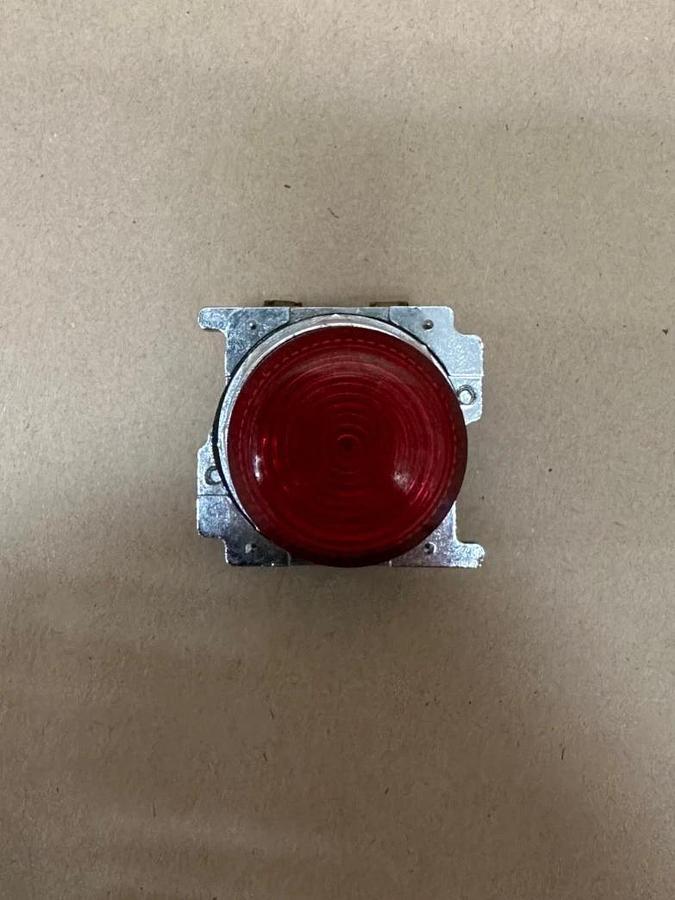 Used Cutler Hammer 10250T/91000T Red Pilot Light