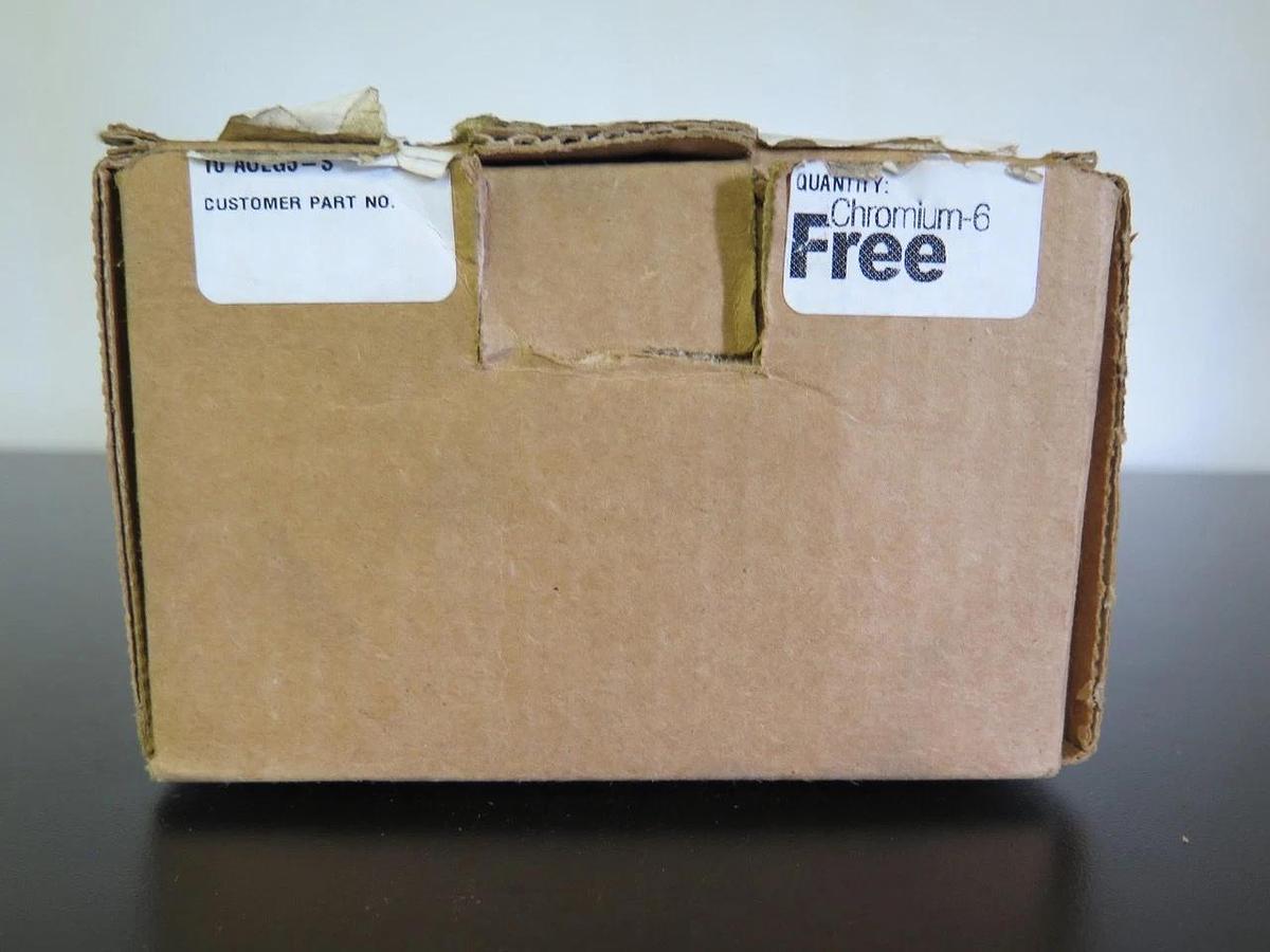 Used Parker Female Elbow 10 AOEG5-S (Lot of 10) NIB