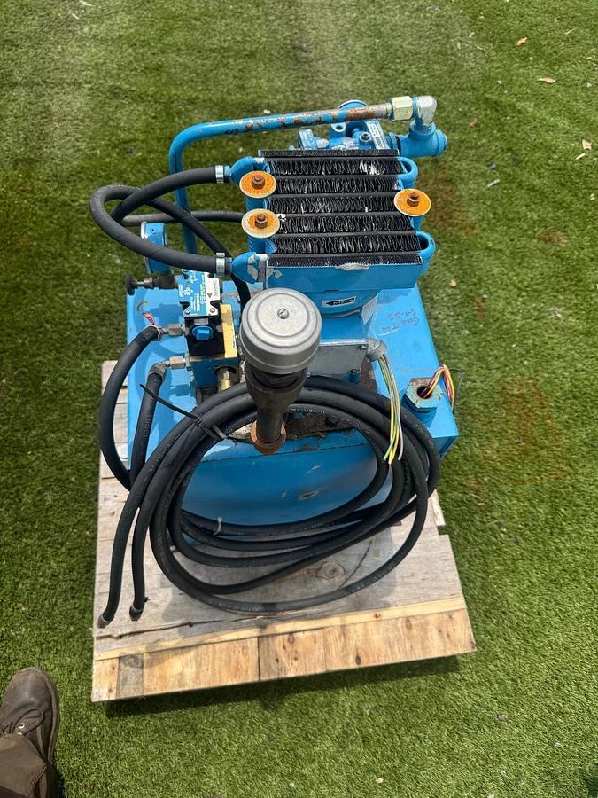 Used Vickers TK14VP Hydraulic Pump Unit, VM3546 1Hp Motor, DG4V-3D-2A-M-FW-B5-60 Pump