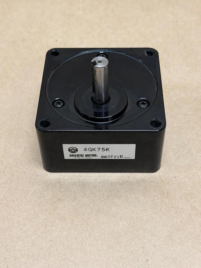 Used Oriental Motors 4GK75K Gearhead, 3/8” Shaft