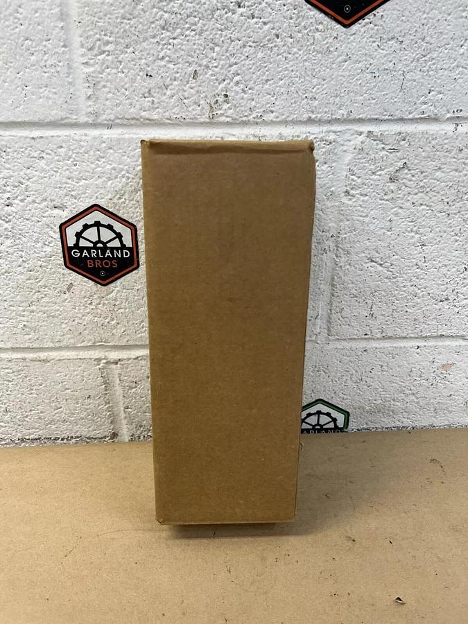 Used JUSTRITE 14010 1 Quart Dispensing Bottle, Red